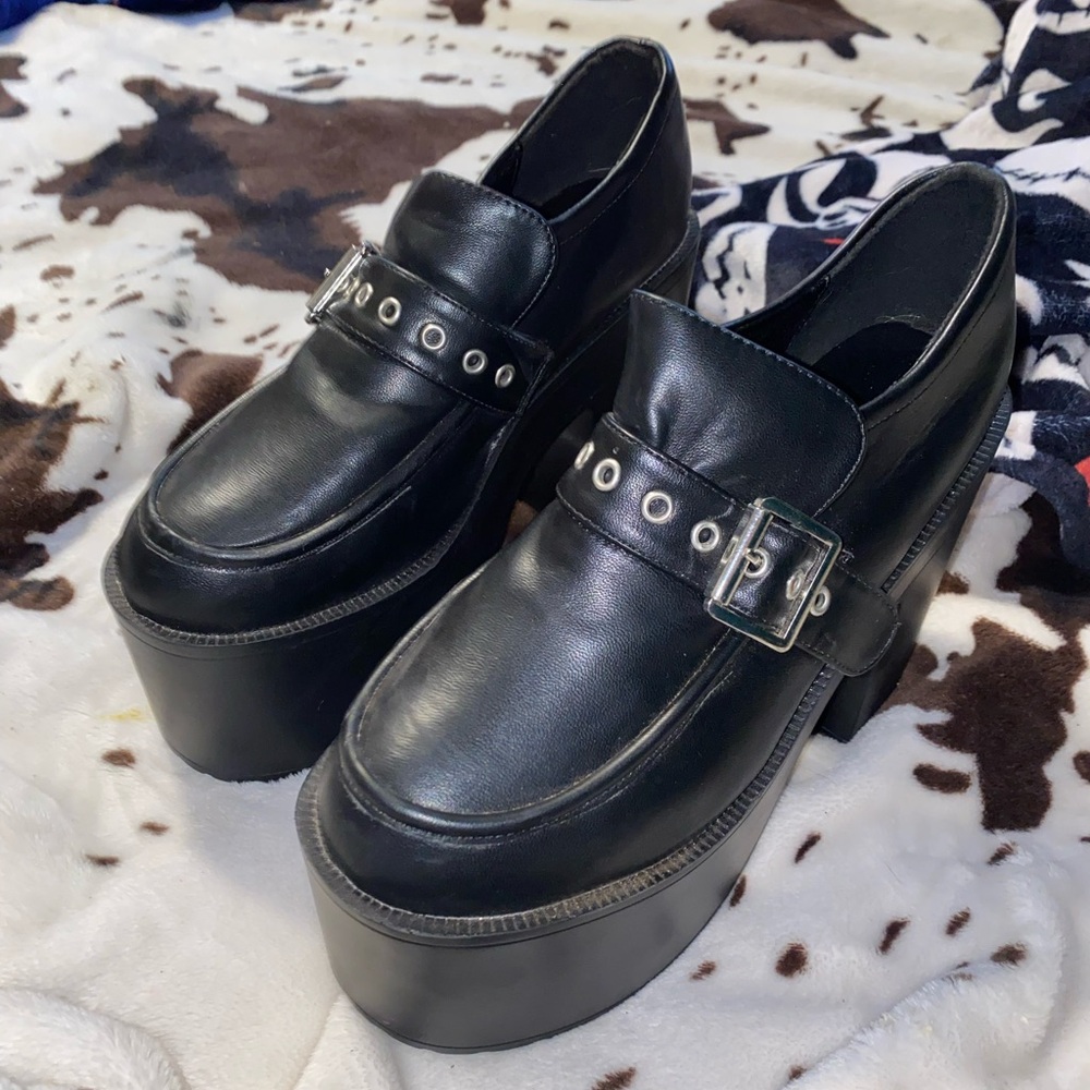 Stylish Black Platform Loafers